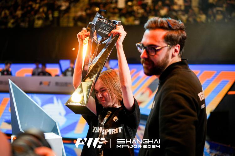 前EDG上单Ray官宣退役：决定从今天开始结束9年的职业生涯