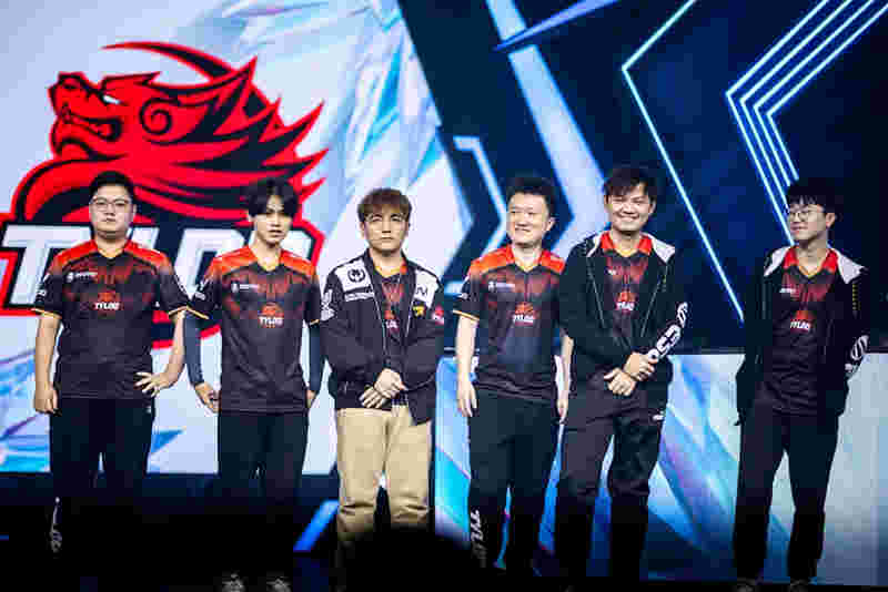 WBGvsNIP首发公布：Rookie中路对阵Xiaohu，Leyan直面Tarzan