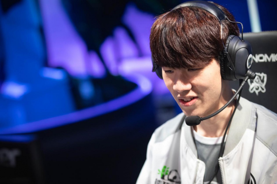 BLG成为四大赛区历史上第一支跌入瑞士轮1-2分组的一号种子